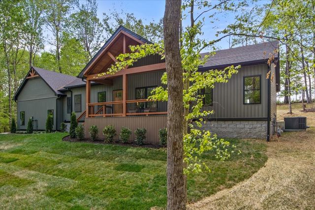 827 Town Branch Rd, Charlotte, TN 37036