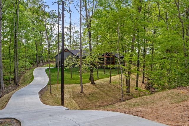 827 Town Branch Rd, Charlotte, TN 37036