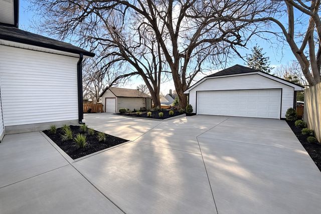 1128 10th Street, Des Moines, IA 50314