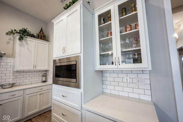 2071 Granville Drive, Westfield, IN 46074