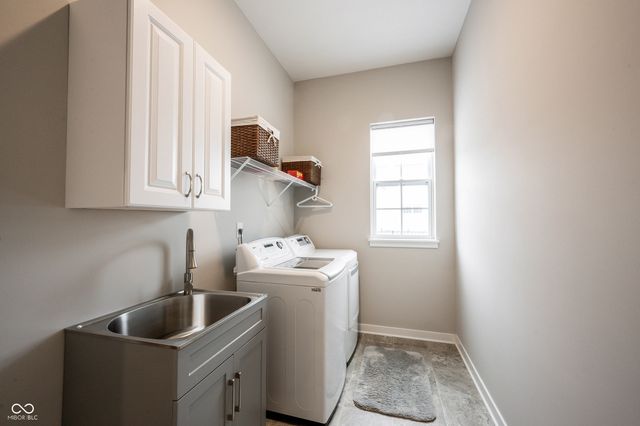 2071 Granville Drive, Westfield, IN 46074