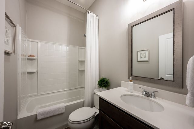 2071 Granville Drive, Westfield, IN 46074