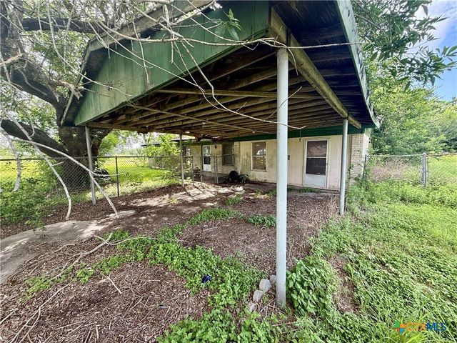 51 Bayou Drive, Port Lavaca, TX 77979