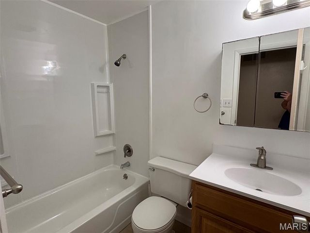 34 Orchard Hills Drive, St Peters, MO 63376