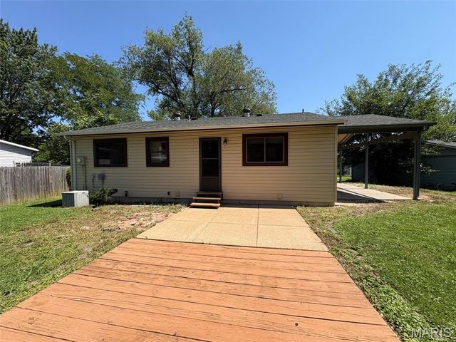 34 Orchard Hills Drive, St Peters, MO 63376