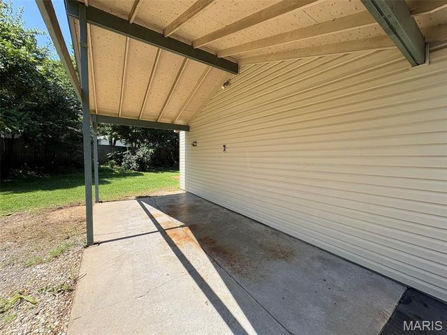 34 Orchard Hills Drive, St Peters, MO 63376