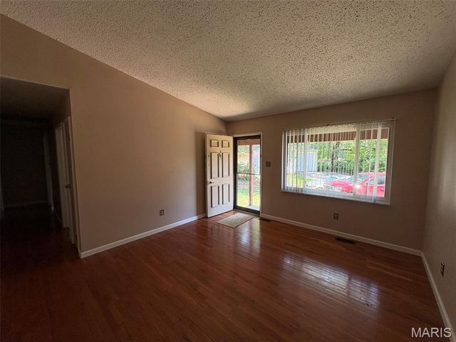 34 Orchard Hills Drive, St Peters, MO 63376