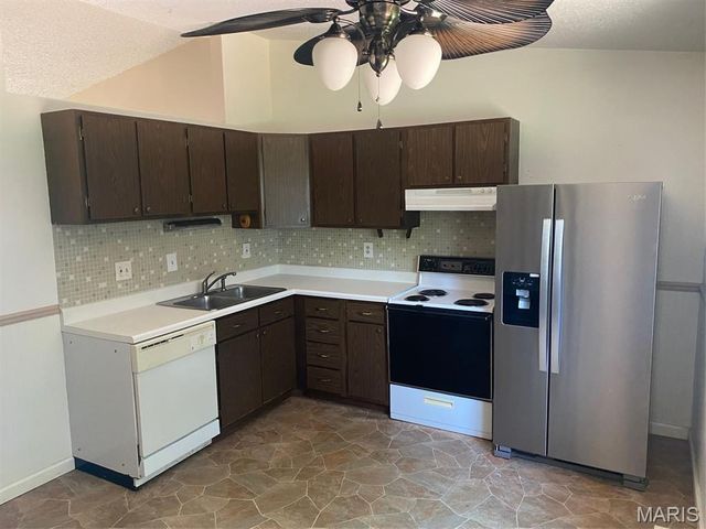 34 Orchard Hills Drive, St Peters, MO 63376