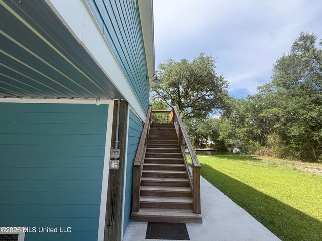 4060 Cardinal Street, Bay Saint Louis, MS 39520