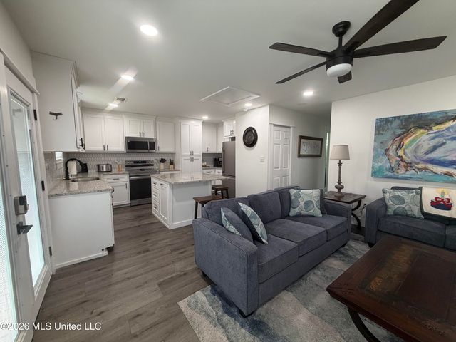 4060 Cardinal Street, Bay Saint Louis, MS 39520
