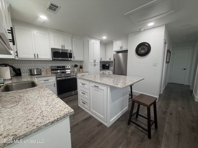 4060 Cardinal Street, Bay Saint Louis, MS 39520