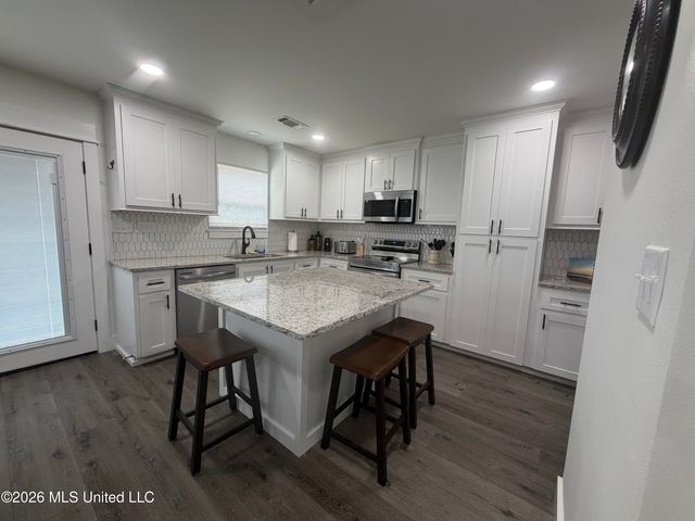 4060 Cardinal Street, Bay Saint Louis, MS 39520