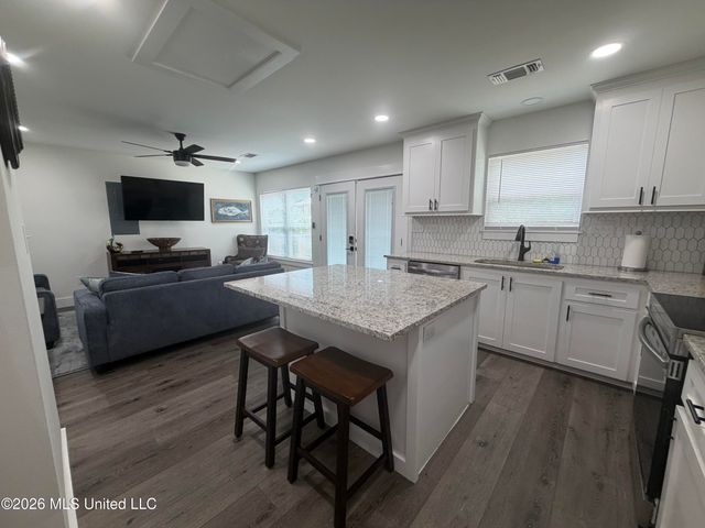 4060 Cardinal Street, Bay Saint Louis, MS 39520