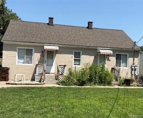 943 Cole Road, Monroe, MI 48162