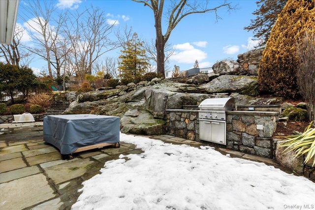 15 Braxmar Drive S, Harrison, NY 10528