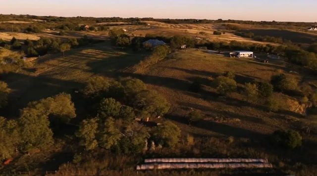 1179 E FM 813, Palmer, TX 75152