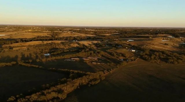 1179 E FM 813, Palmer, TX 75152