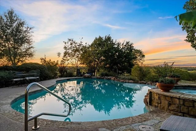 1179 E FM 813, Palmer, TX 75152