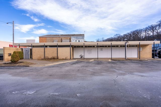 918 16th Avenue, East Moline, IL 61244