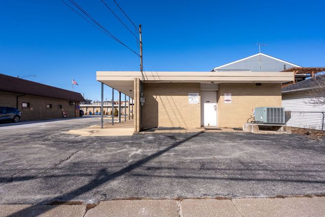 918 16th Avenue, East Moline, IL 61244