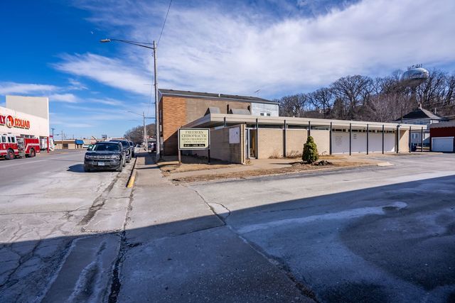 918 16th Avenue, East Moline, IL 61244