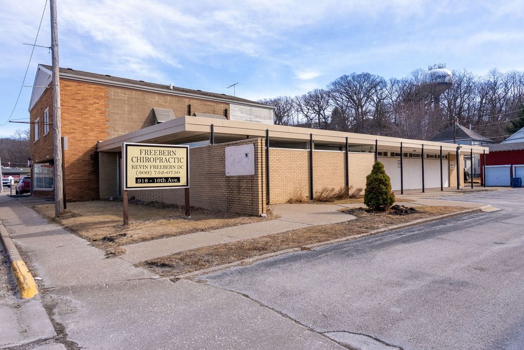 918 16th Avenue, East Moline, IL 61244