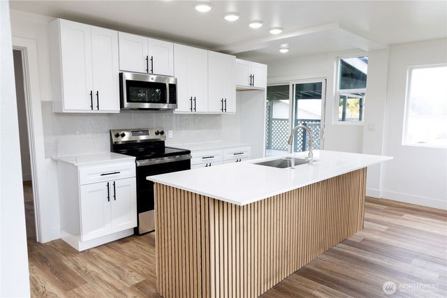 1437 E 30th Street, Tacoma, WA 98404
