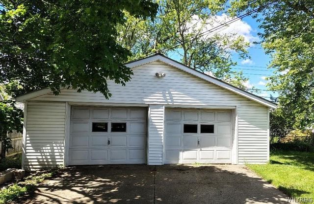 16 Crestview Avenue, Cheektowaga, NY 14225