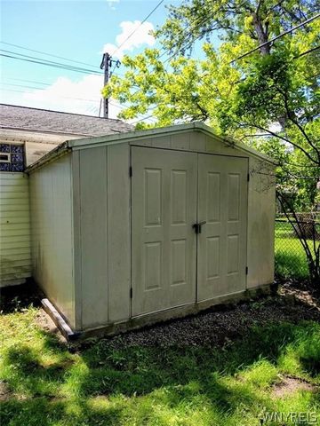 16 Crestview Avenue, Cheektowaga, NY 14225
