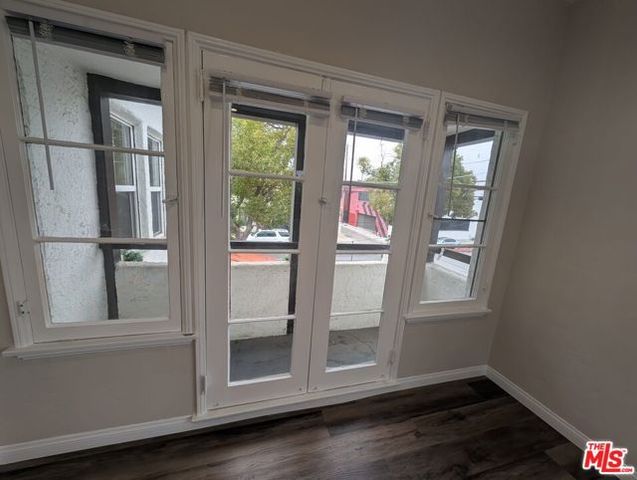 200 S Detroit Street, Los Angeles, CA 90036