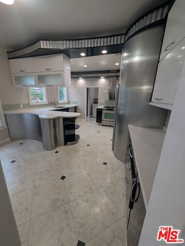 200 S Detroit Street, Los Angeles, CA 90036
