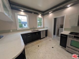 200 S Detroit Street, Los Angeles, CA 90036