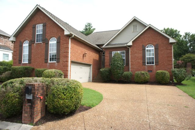 1102 Fairways, Lebanon, TN 37087
