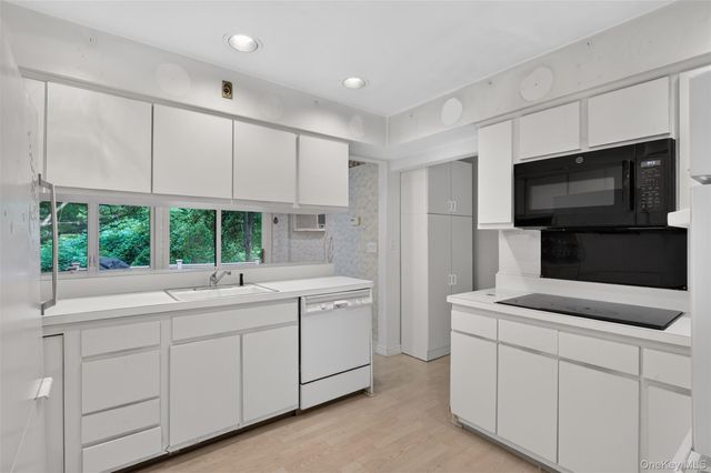 38 Beverly Road, White Plains, NY 10605