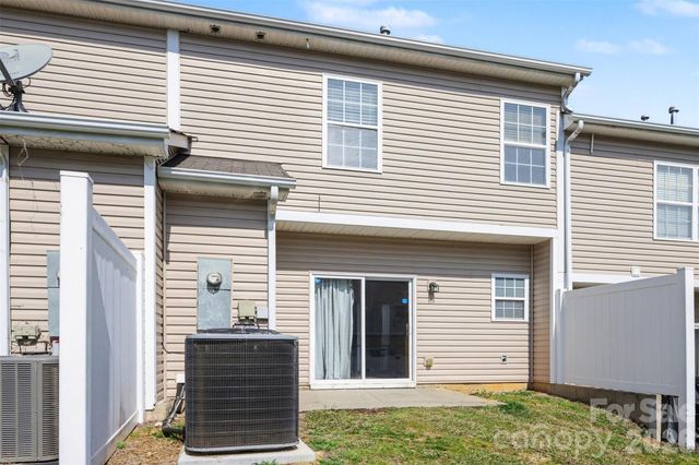 3542 Calpella Court, Charlotte, NC 28262