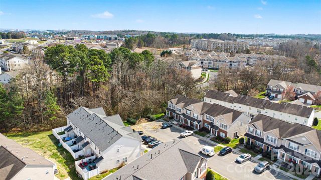 3542 Calpella Court, Charlotte, NC 28262