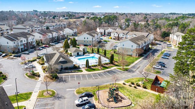 3542 Calpella Court, Charlotte, NC 28262