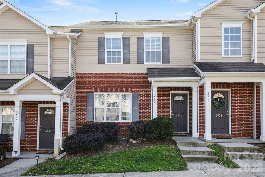 3542 Calpella Court, Charlotte, NC 28262