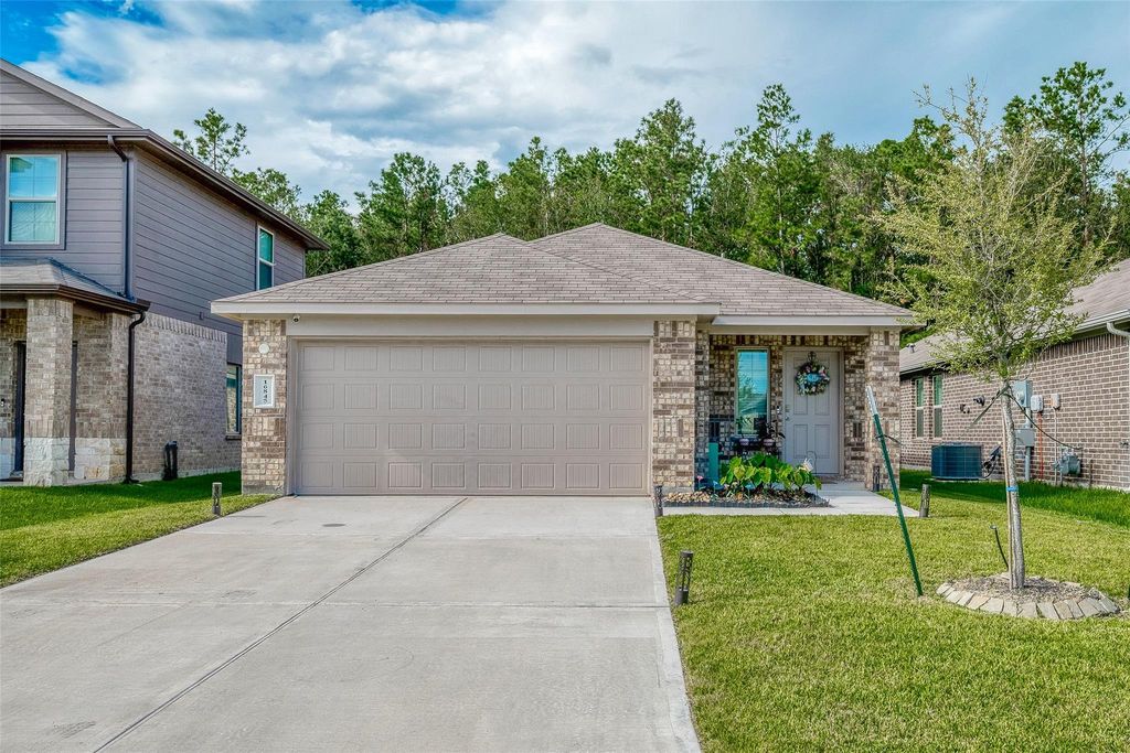 16845 Short Pines Drive, Conroe, TX 77302