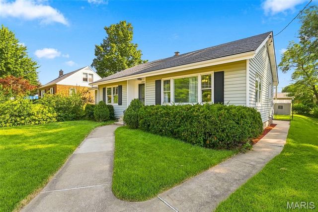 1904 Elm St Street, St Charles, MO 63301