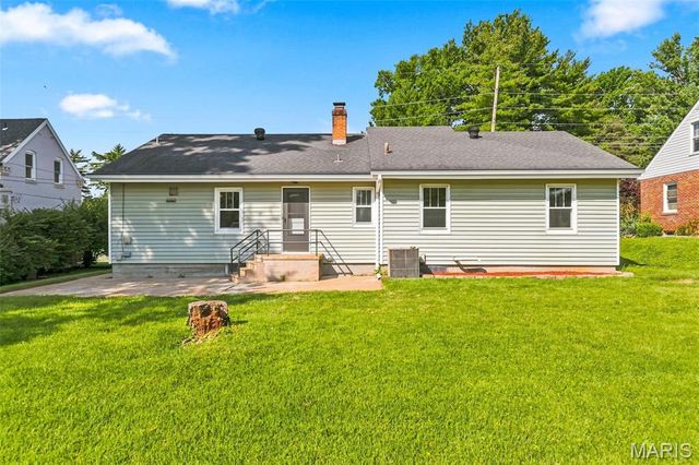 1904 Elm St Street, St Charles, MO 63301