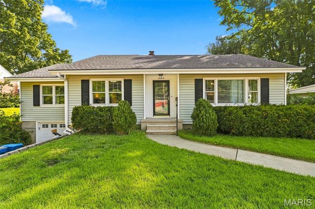 1904 Elm St Street, St Charles, MO 63301