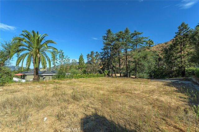 446 Devonwood Road, Altadena, CA 91001
