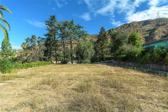 446 Devonwood Road, Altadena, CA 91001