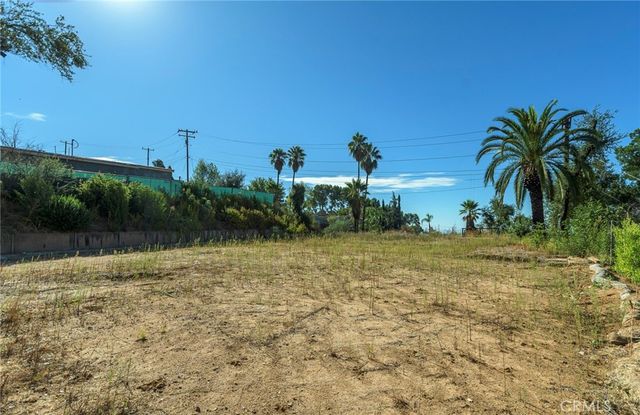 446 Devonwood Road, Altadena, CA 91001