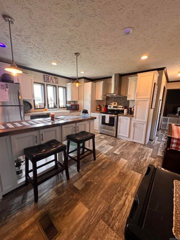 127 Proctor, Romance, AR 72136