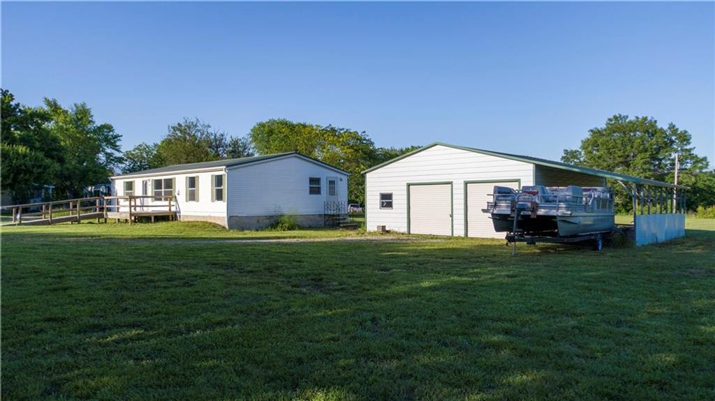 600 S 7th Street, Deepwater, MO 64740