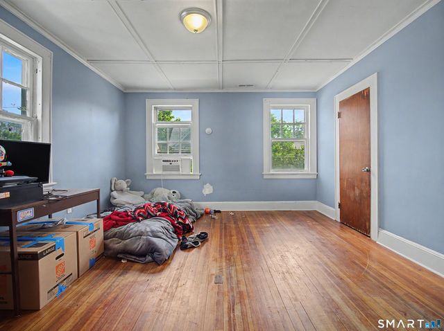 111 Elmwood Place, Bridgeport, CT 06605