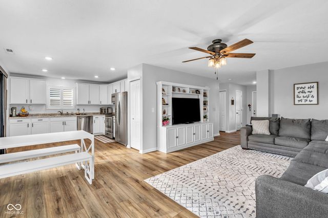 213 Drewood Drive, Trafalgar, IN 46181