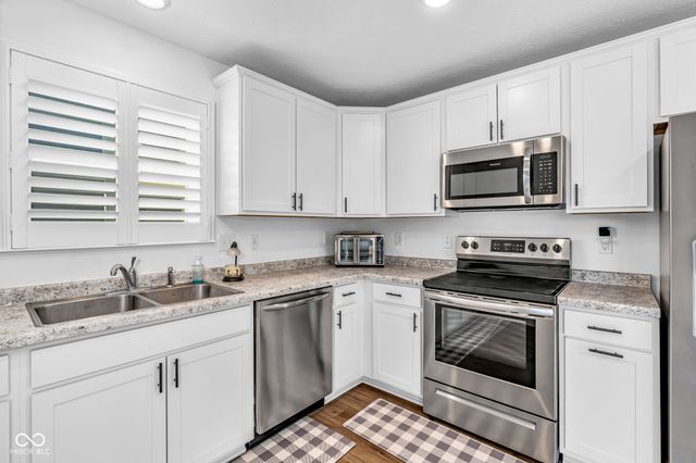 213 Drewood Drive, Trafalgar, IN 46181